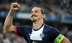 开云在线直播-黄喜灿一锤定音，加拿大生死战力克冰岛迎新生