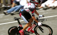 开云体育下载-蛰伏与绽放，从黄蜂险胜到布伦森接管—竞技体育的唯一性启示