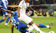 开云在线赛事平台-拉莫斯关键进球炫技，皇马士气高涨追赶巴萨！的简单介绍