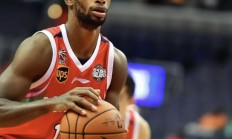 开云下载-球员个人表现出色，篮球比赛中掀起风暴的简单介绍