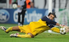 开云APP-巴黎轻取西班牙，楚阿梅尼惊艳四座，新一代中场大师的崛起之夜