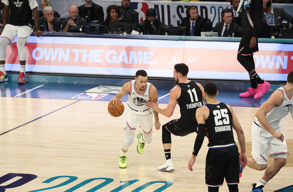 山东队碾压火箭，字母哥统治全场