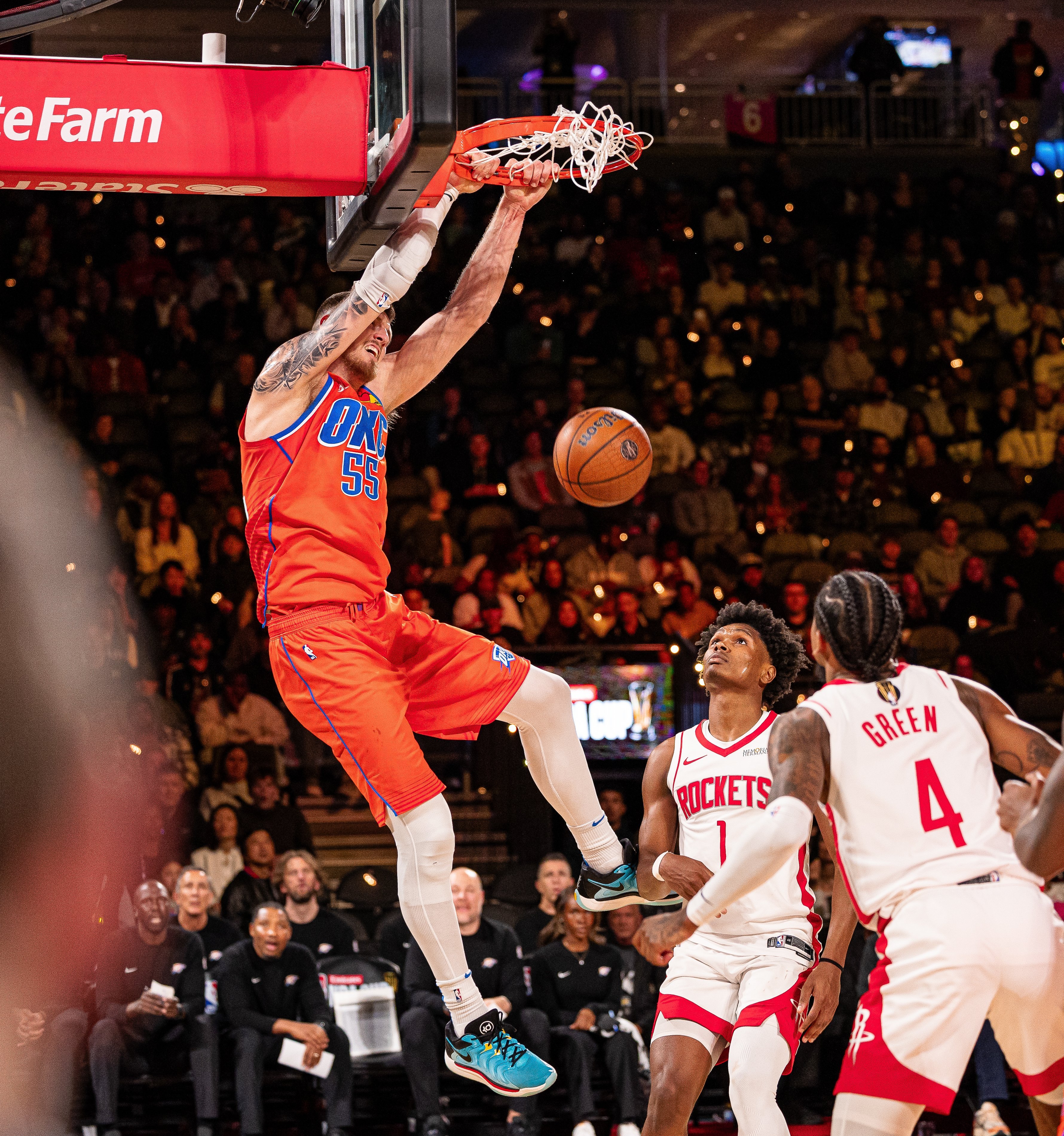 公牛横扫火箭，范弗利特带队取胜的简单介绍