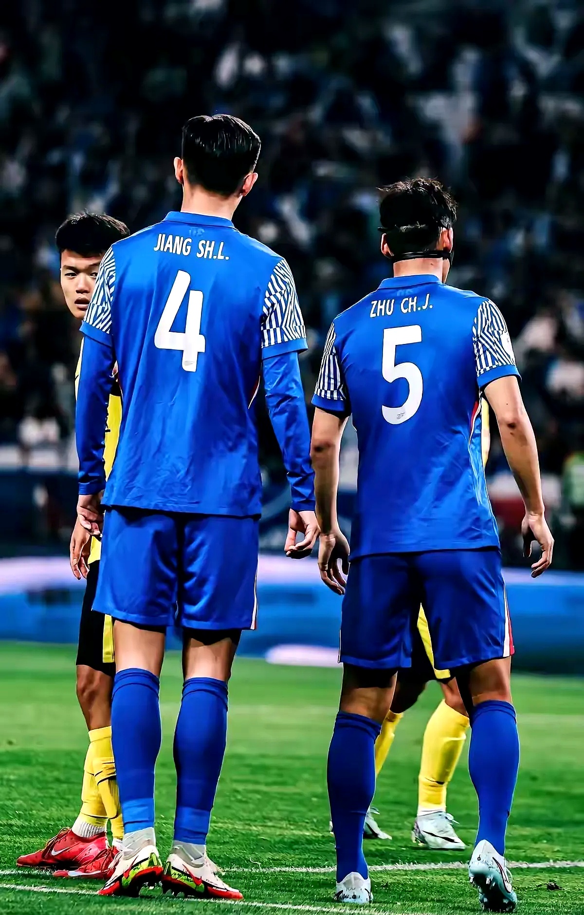 大连一方和上海申花迎来关键交锋的简单介绍