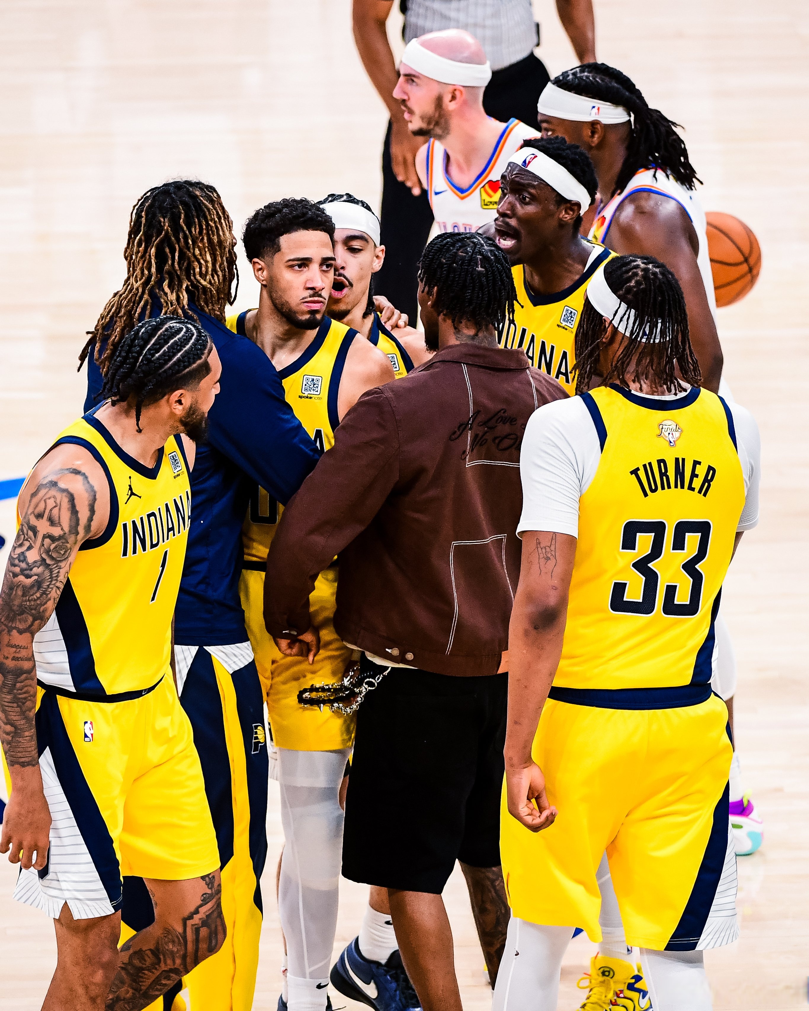 步行者主场告捷爵士，士气大振的简单介绍