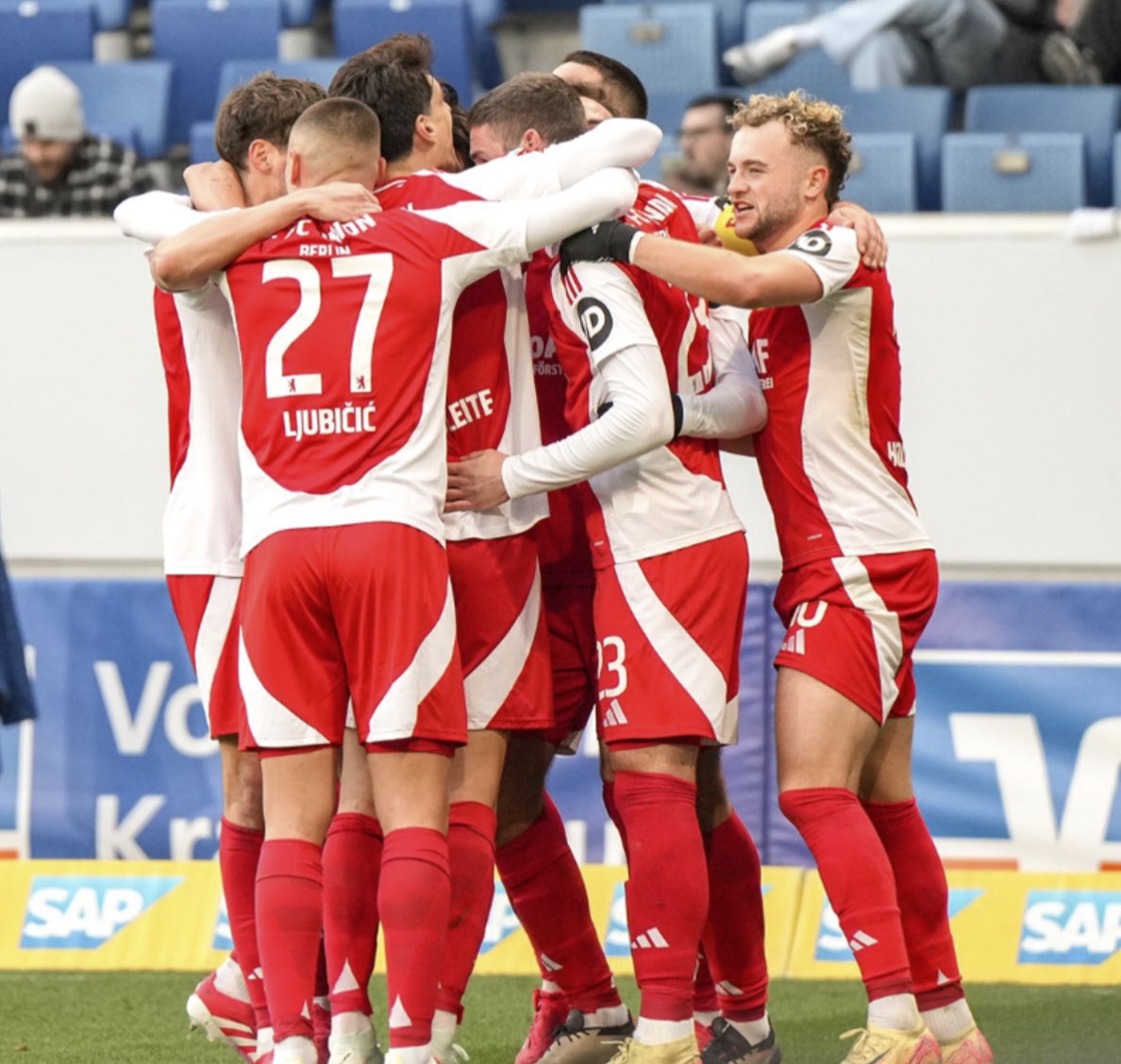 关于法兰克福昨晚战胜柏林联队，情绪高涨备战下一场比赛的信息