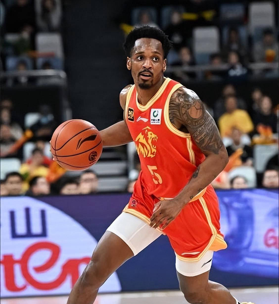 瓦朗谢纳迎战雷恩，焦点之战