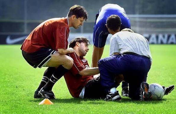 意大利足球联赛球员受伤频现，团队伤病堪忧的简单介绍