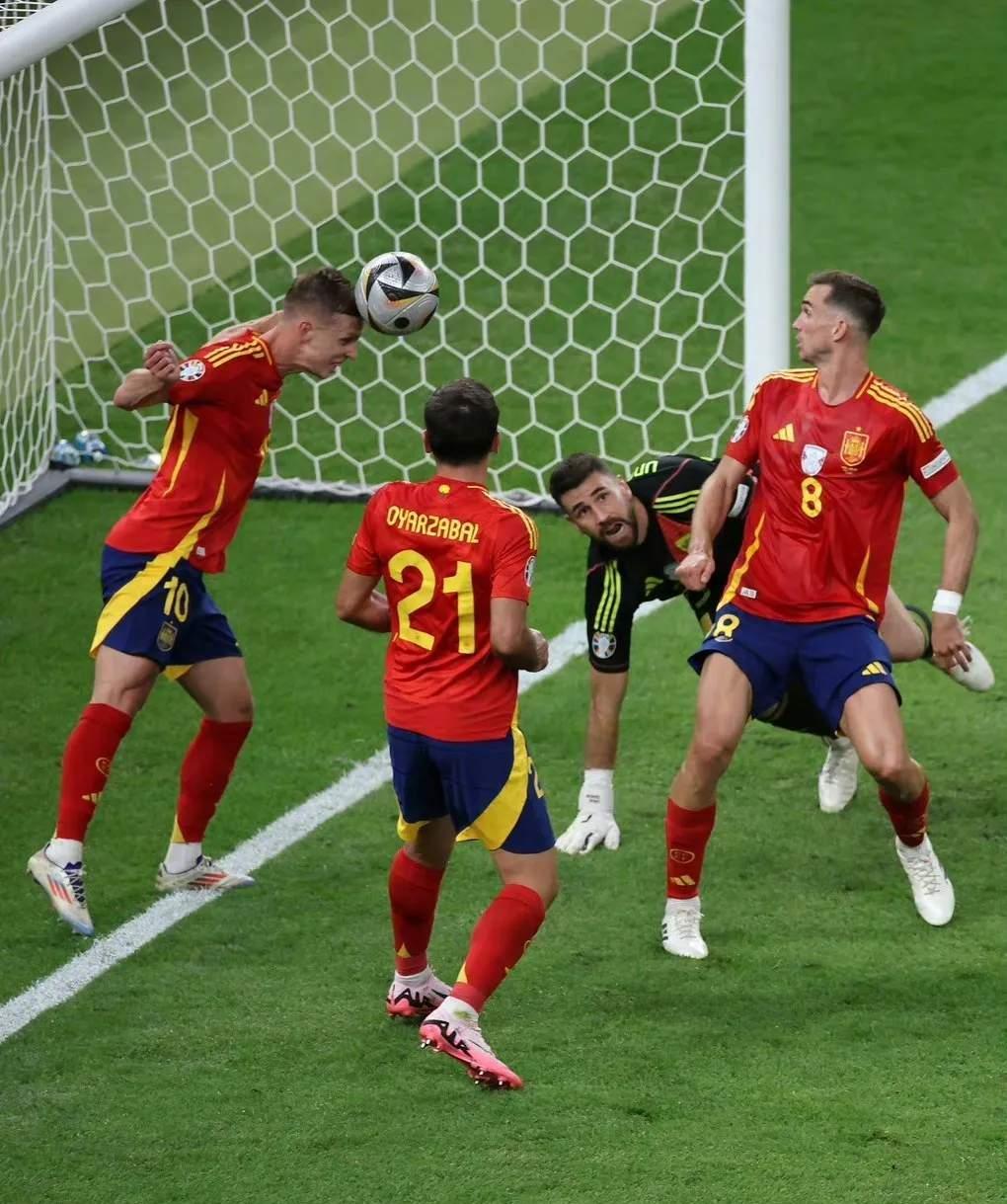 激情碰撞！足球比赛的各种惊喜