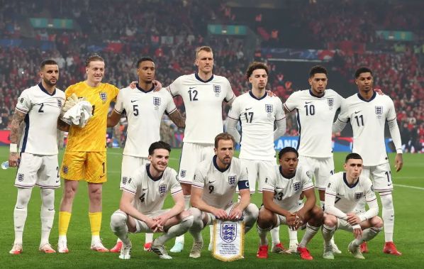 关于英格兰队士气高昂，备战迎接激烈对抗的信息