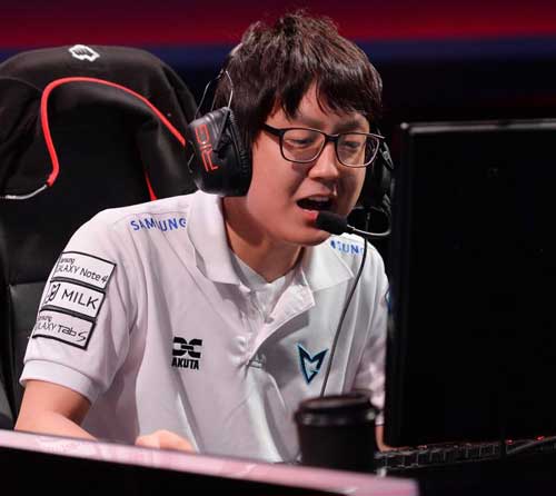 FNC轻取SHR，Bin送出助攻