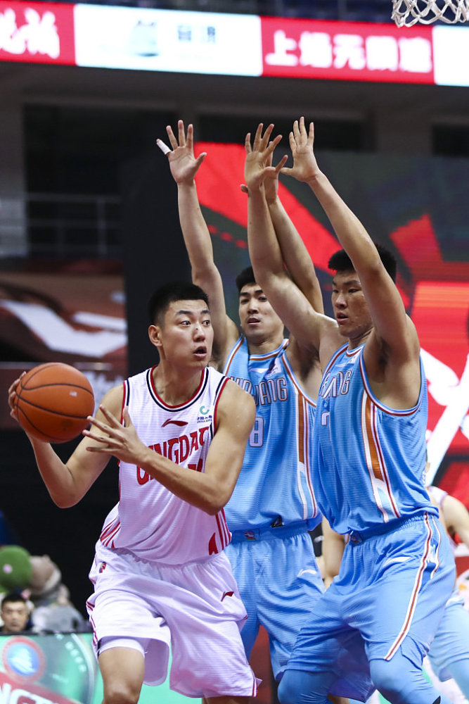 猛龙碾压中国男篮，布拉德利制霸全场