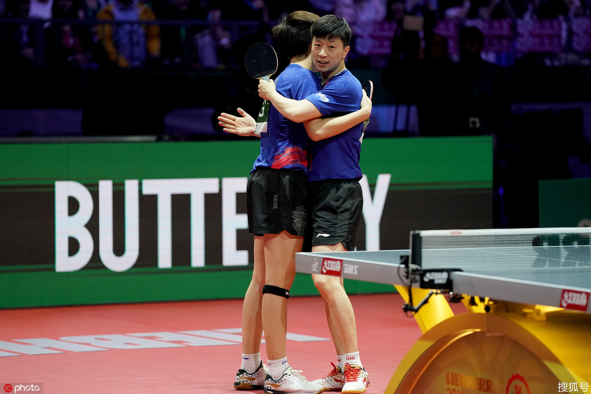 波兰乒乓球队鏖战韩国乒乓球队,马龙送出助攻 波兰乒乓球队鏖战韩国乒乓球队,马龙送出助攻