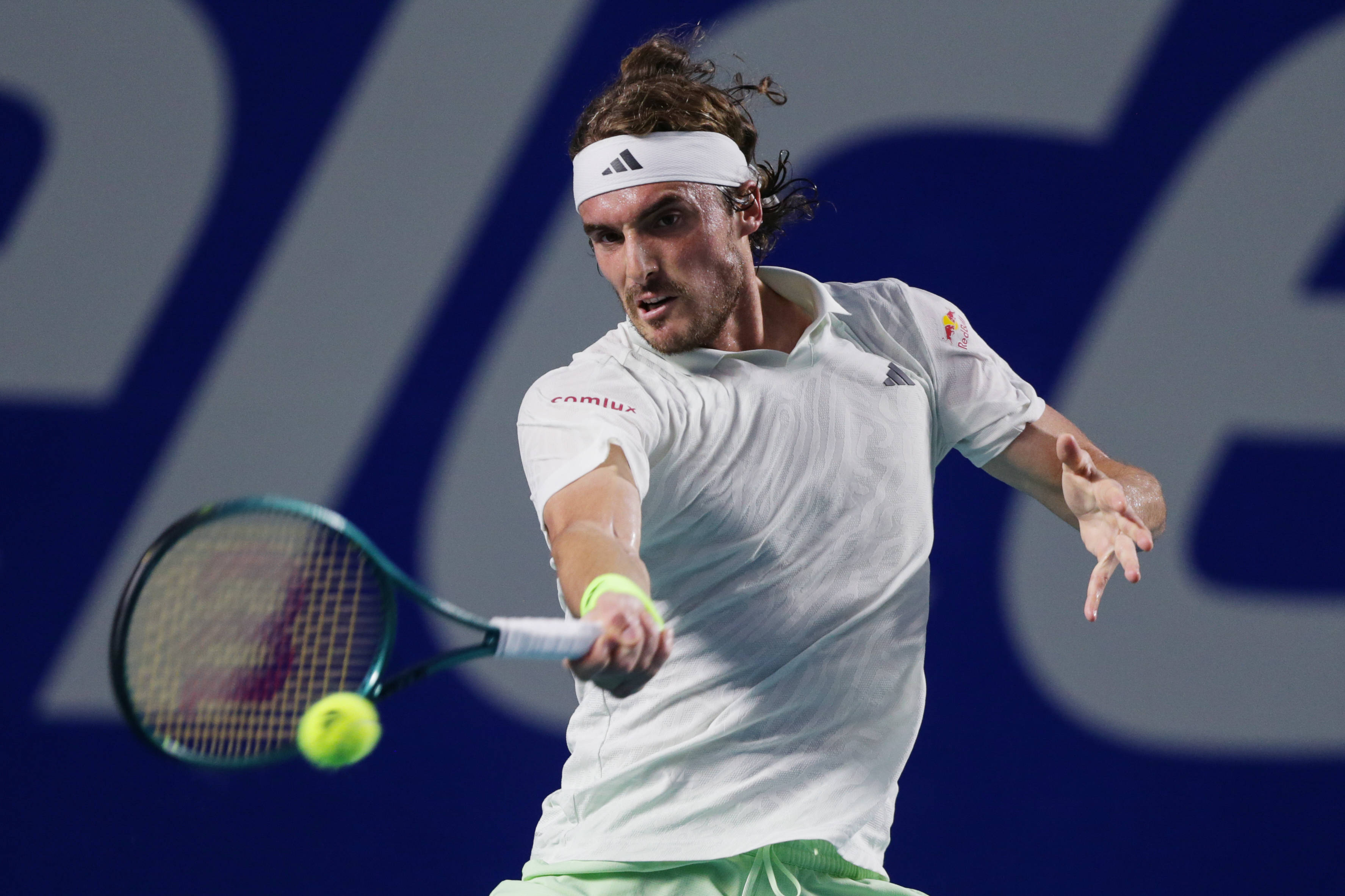 包含德国网球队险胜美国网球队，西西帕斯三分雨点燃全场的词条