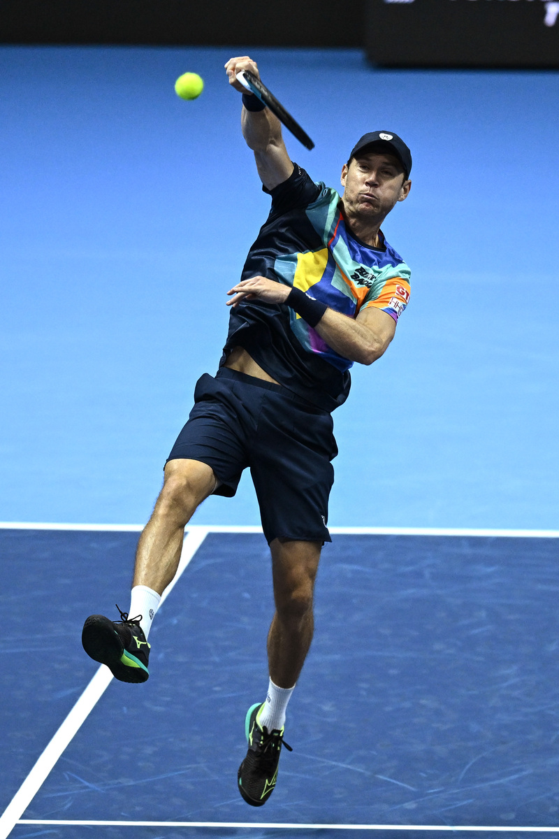 意大利网球队血洗德国网球队，克耶高斯关键制胜的简单介绍