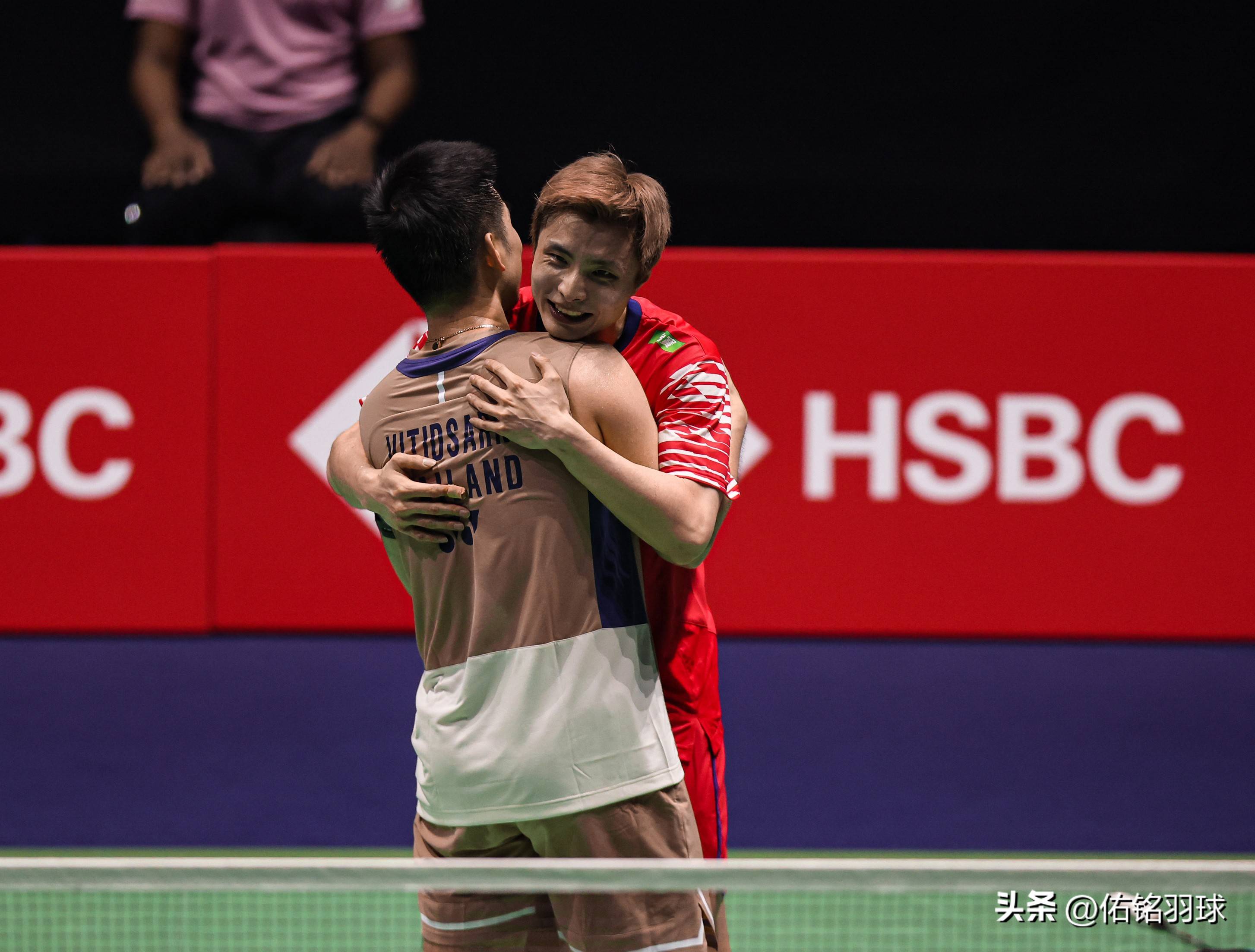 包含泰国队鏖战中国队，石宇奇关键制胜的词条