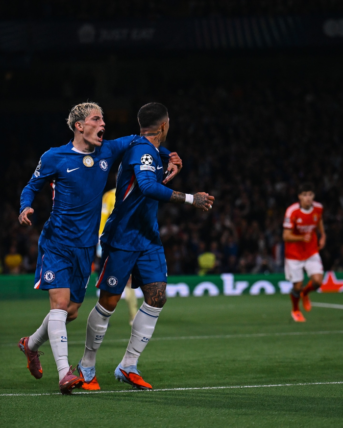 英格兰逆转切尔西，拉什福德扛起全队的简单介绍