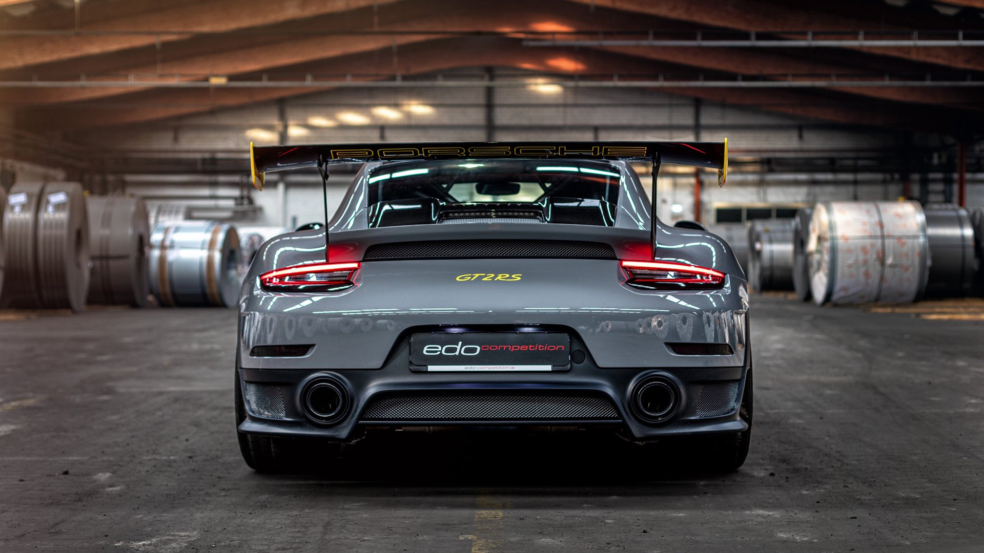 英超争冠之夜，苏亚雷斯制胜一击，书写传奇终章