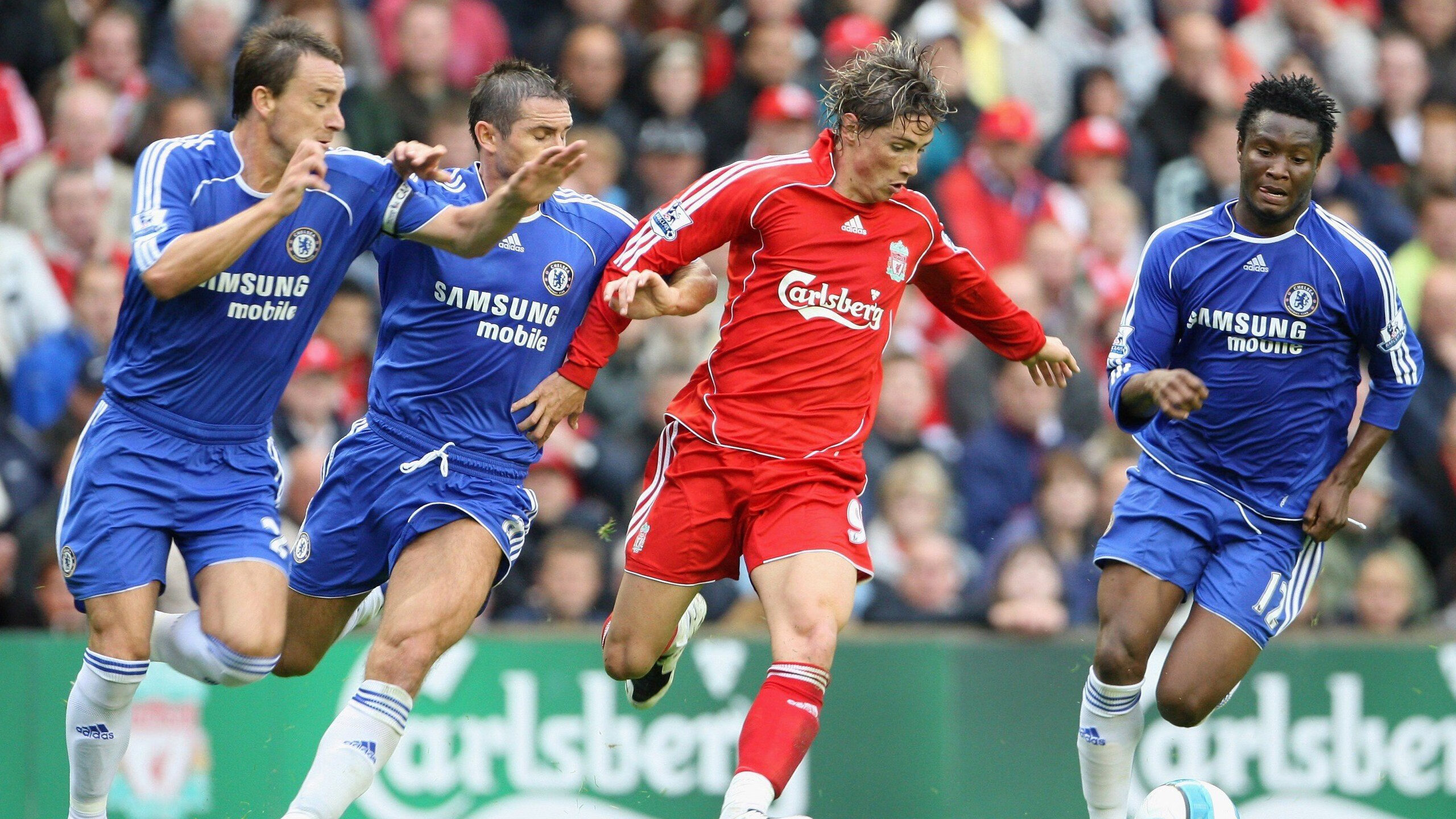 范戴克一夫当关，比利亚雷亚尔与乌拉圭的战术博弈，尽在掌控