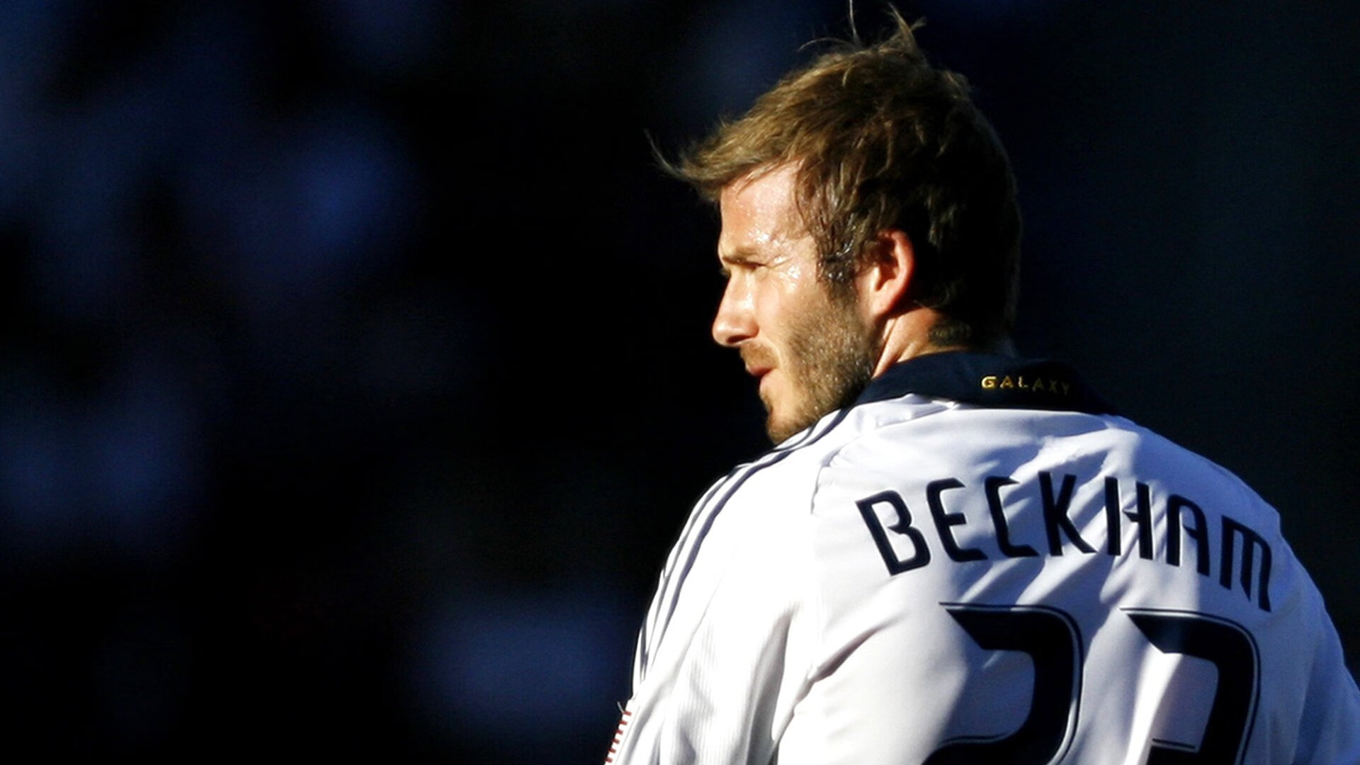 伦纳德攻防一体诠释完美，马刺团队风暴末节席卷篮网