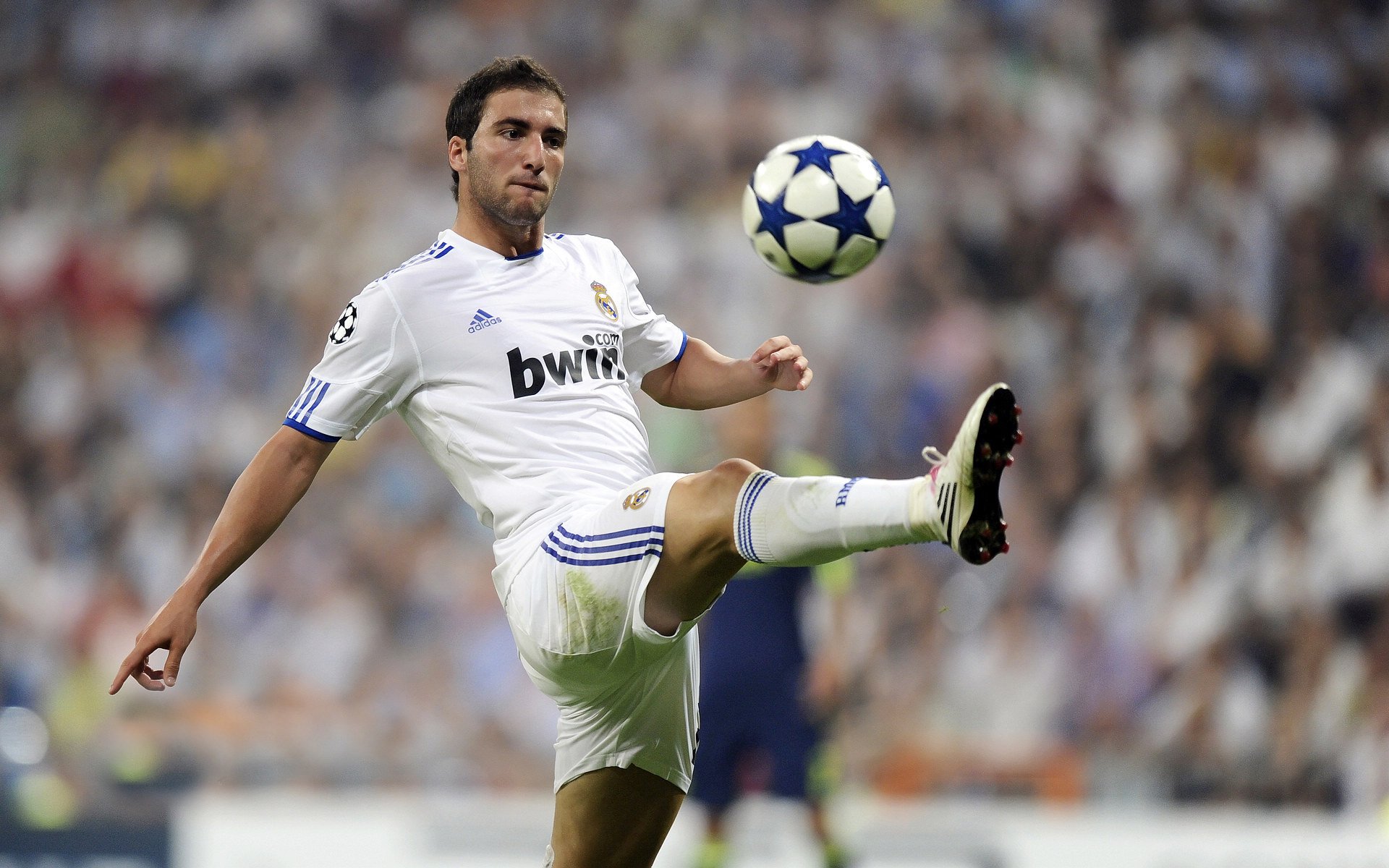 欧冠淘汰赛之夜，哈弗茨状态火热